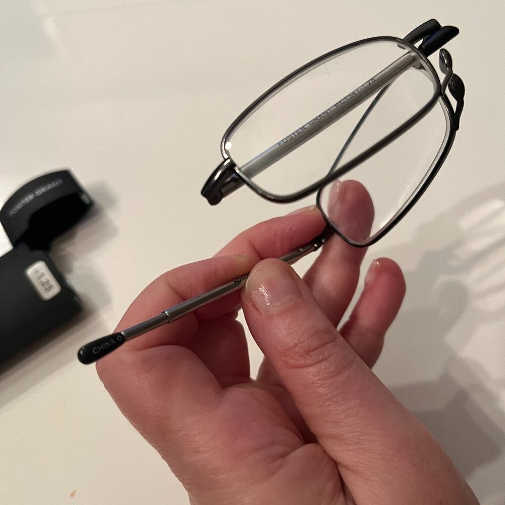 Foster Grant +1.25 Collapsible Reading‎ Glasses Compact Carrying Case 💗 (w/x)
